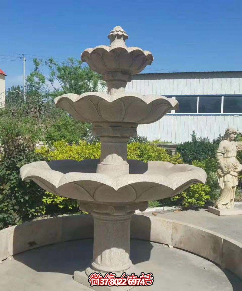 多層噴泉雕塑，裝點工廠區