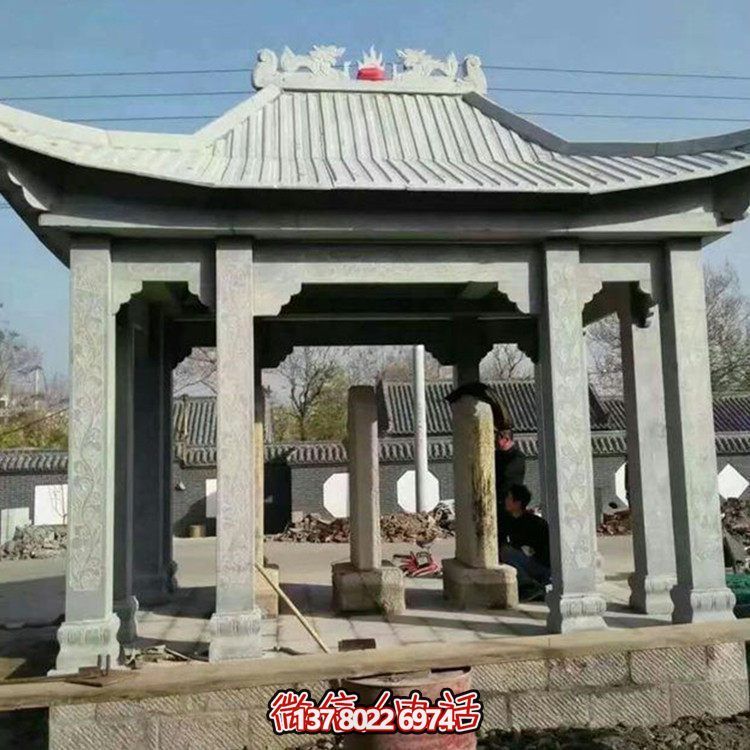 精美大型戶外涼亭，用石雕雕塑裝點大理石美景