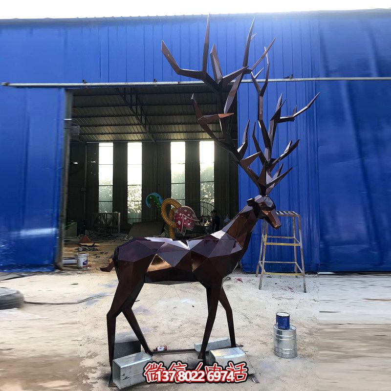 大型梅花鹿雕塑，點綴大型公園景觀