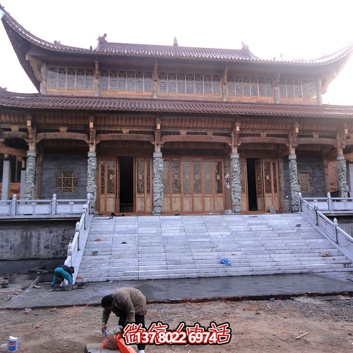 傳統文化融入建筑藝術的龍柱裝飾