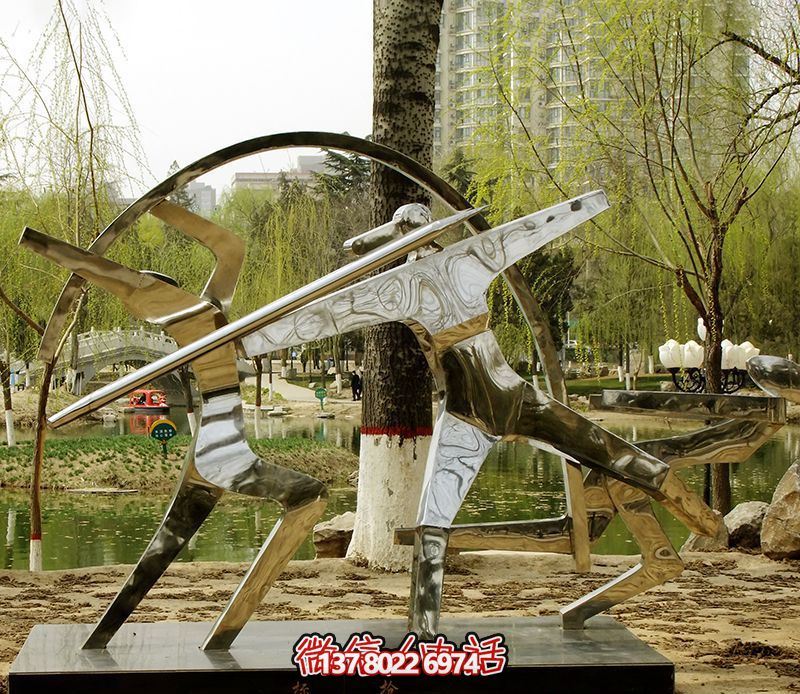 不銹鋼鏡面標槍雕塑——精致、創意、華美