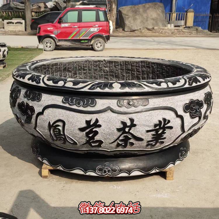 仿古青石荷花水缸，配合庭院戶外，點綴人間養魚園