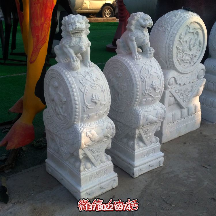 濃縮漢文化，以仿古建筑漢白玉雕塑裝點宮殿門墩