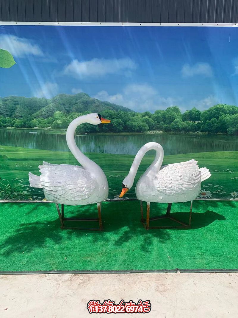 景區玻璃鋼兩只休息覓食的天鵝雕塑 景區玻璃鋼兩只休息覓食的天鵝雕塑