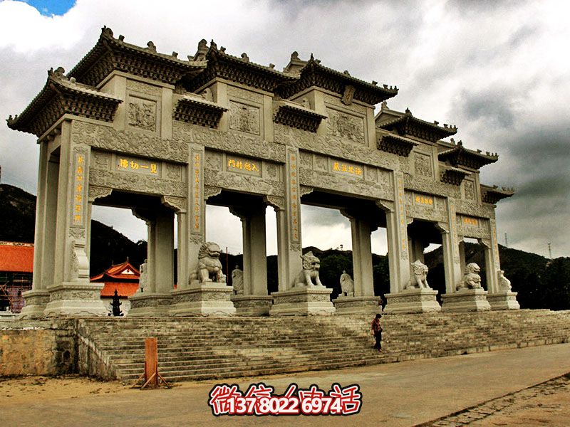 寺院景區(qū)復(fù)式斗拱五門(mén)石雕牌樓坊 寺院景區(qū)復(fù)式斗拱五門(mén)石雕牌樓坊